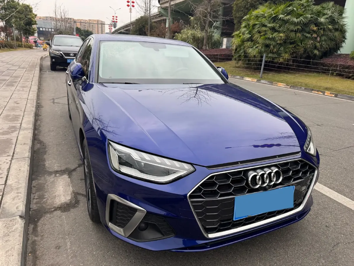 2020 Audi A4L 2.0T 190HP L4 7DCT,autocango,china used car exporter,china ev exporter,chinese used car exporter,chinese used ev exporter