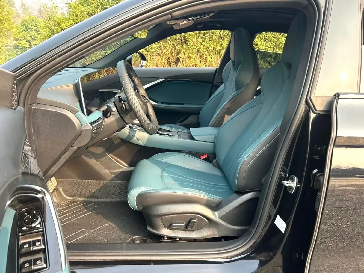 2023 MG 7 2.0T 261HP L4 9AT,autocango,china used car exporter,china ev exporter,chinese used car exporter,chinese used ev exporter