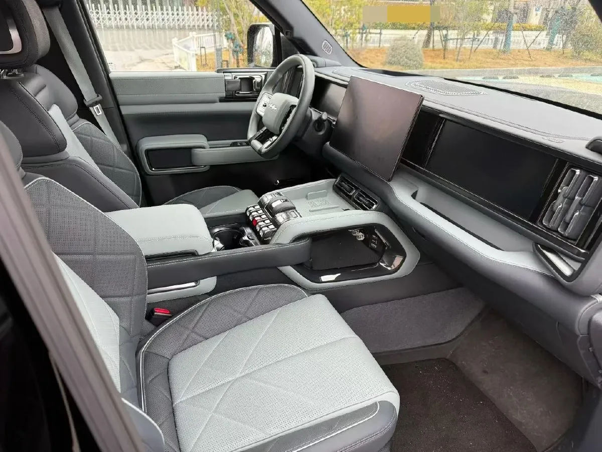 2023 Toyota Crown Kluger 2.5L 189HP L4 E-CVT Hybrid,autocango,china used car exporter,china ev exporter,chinese used car exporter,chinese used ev exporter