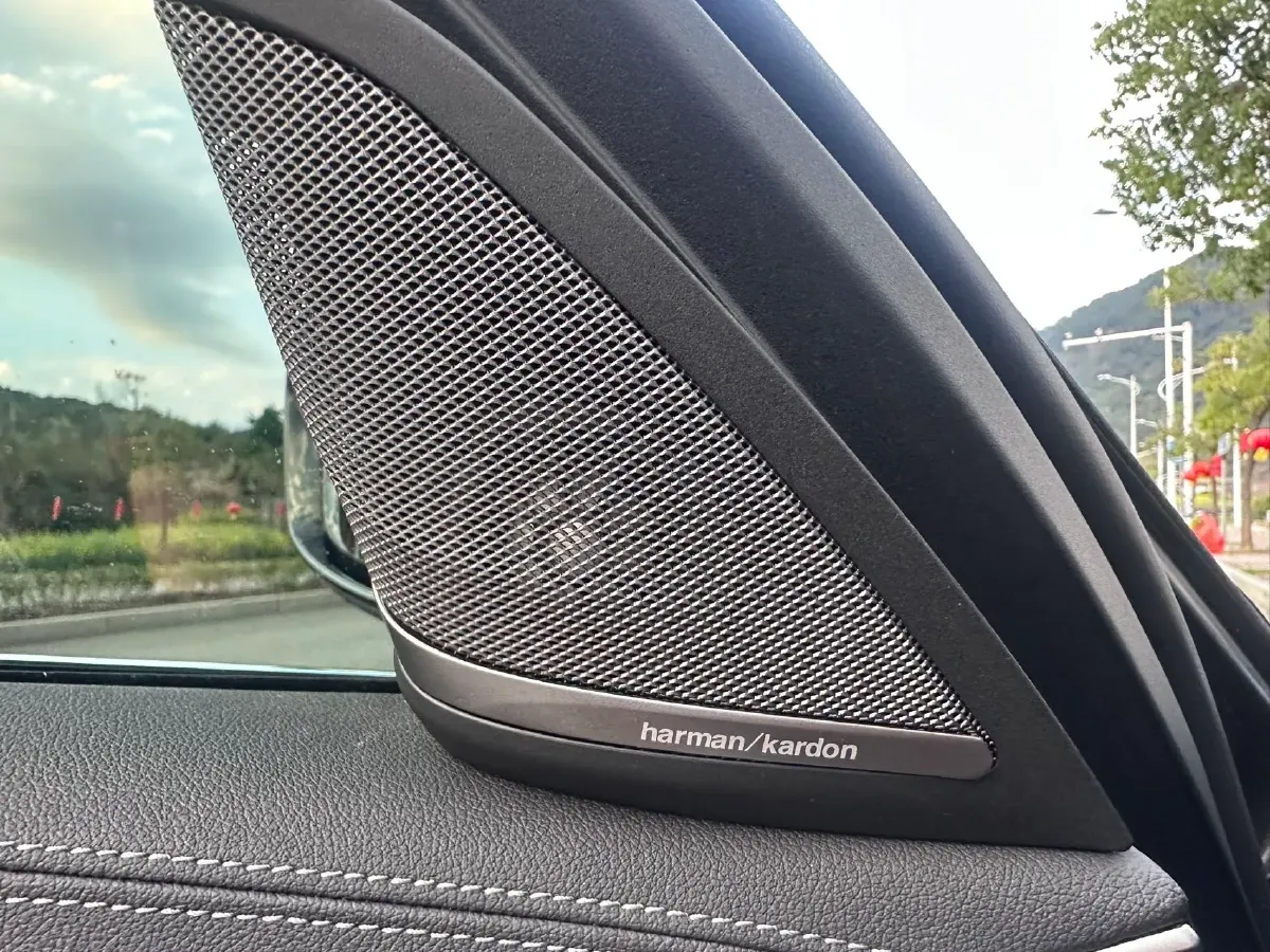 2020 BMW 5 Series 2.0T 252HP L4 8AT,autocango,china used car exporter,china ev exporter,chinese used car exporter,chinese used ev exporter