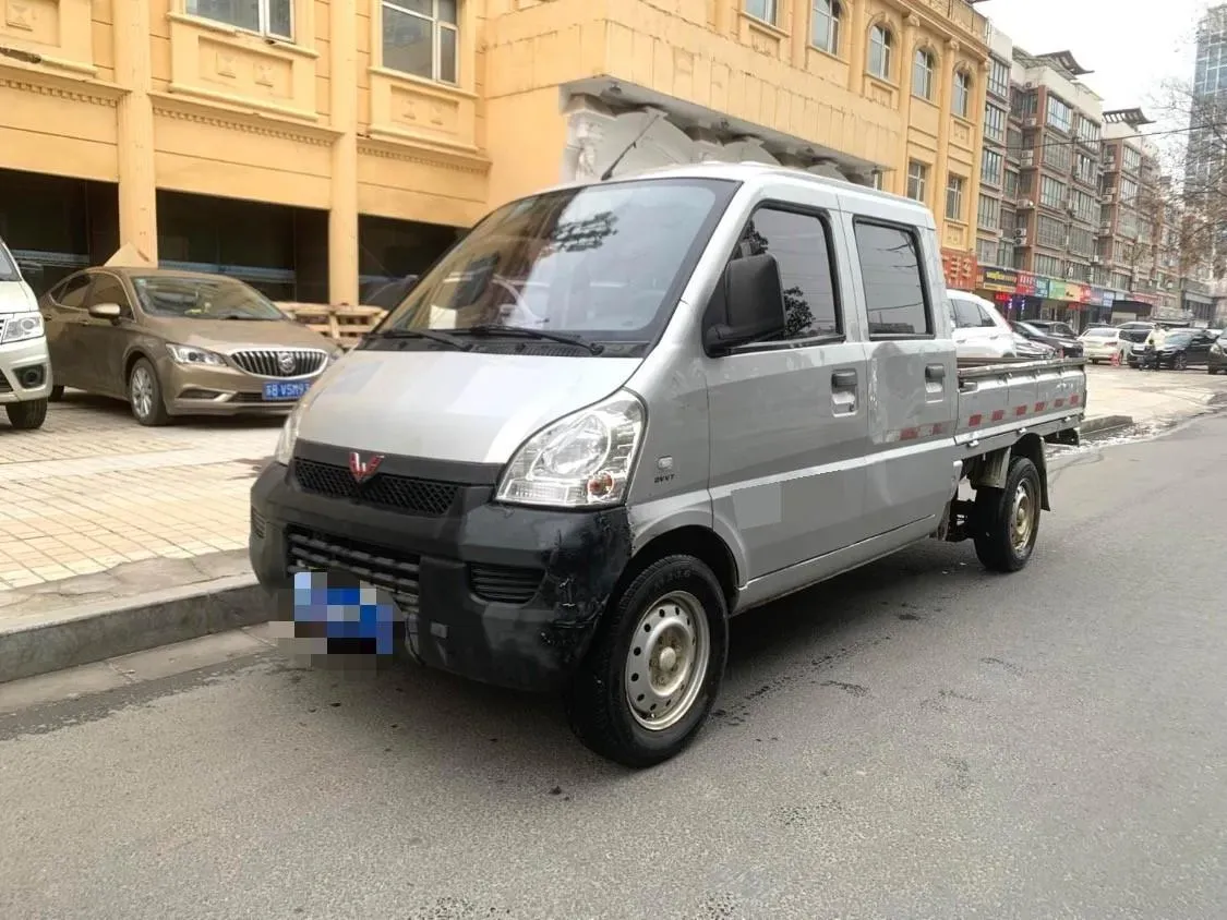 2015 WuLing RongGuang V 1.5L 112HP L4 5MT,autocango,china used car exporter,china ev exporter,chinese used car exporter,chinese used ev exporter