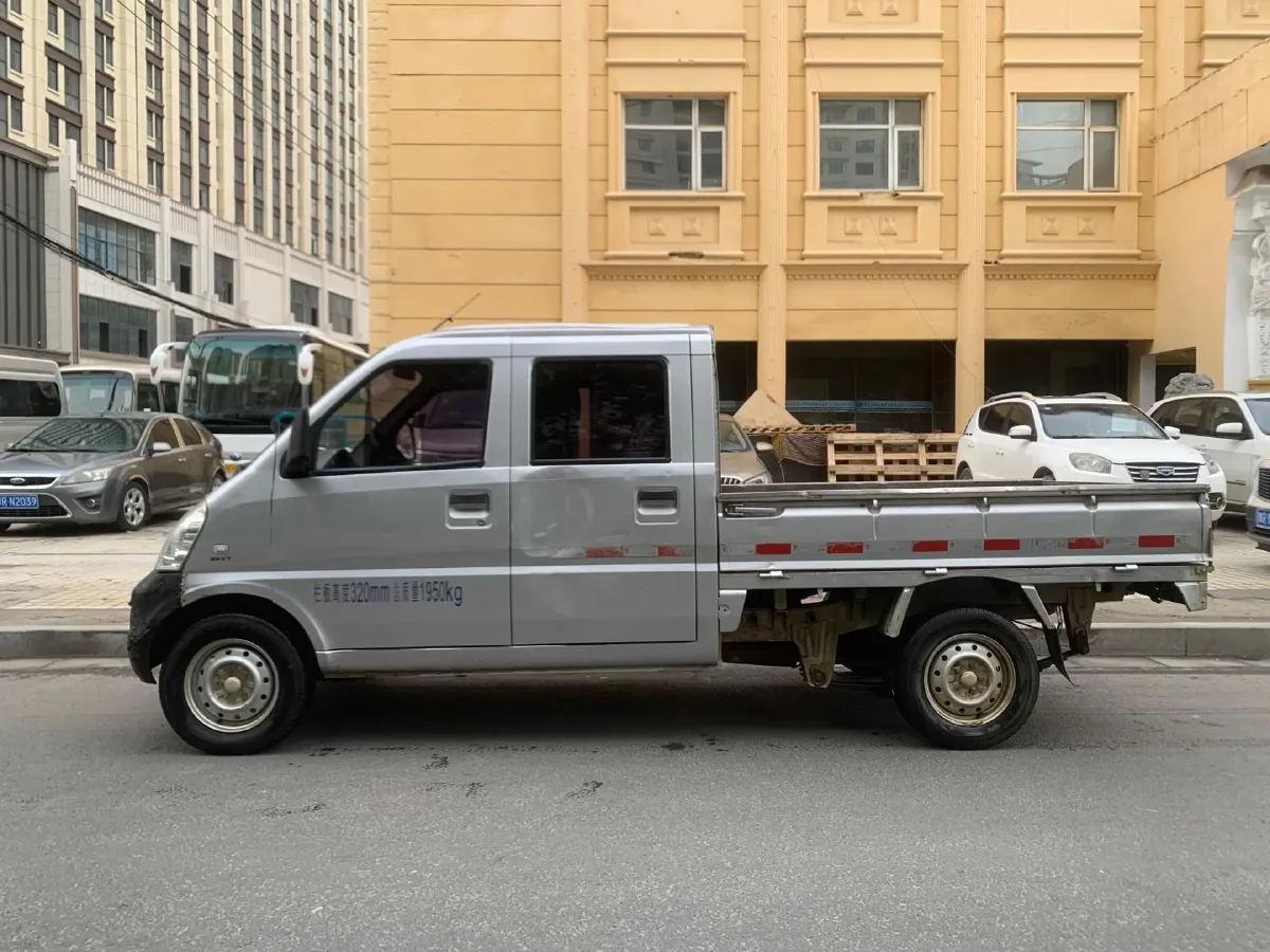 2015 WuLing RongGuang V 1.5L 112HP L4 5MT,autocango,china used car exporter,china ev exporter,chinese used car exporter,chinese used ev exporter