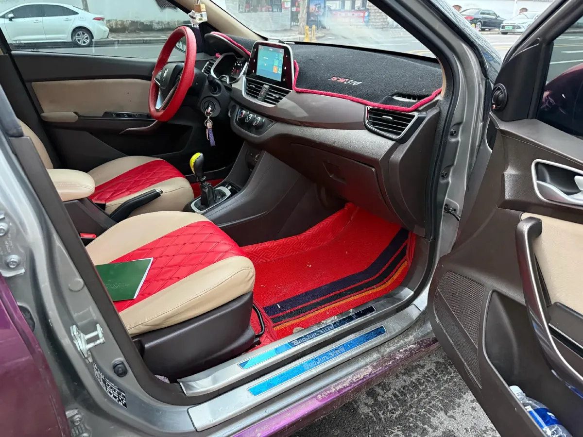 2017 BaoJun 310W 1.5L 112HP L4 6MT,autocango,china used car exporter,china ev exporter,chinese used car exporter,chinese used ev exporter