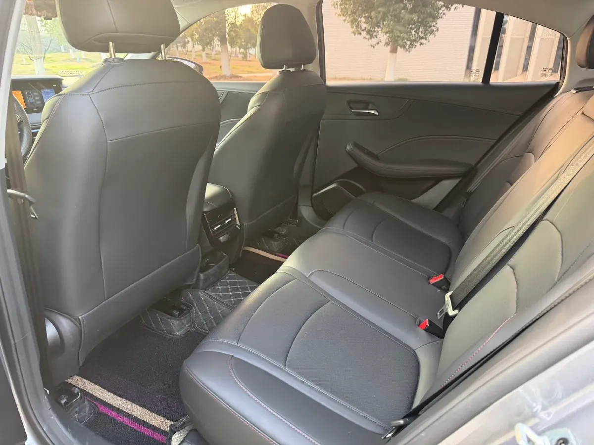 2023 Roewe i5 1.5L 129HP L4 CVT,autocango,china used car exporter,china ev exporter,chinese used car exporter,chinese used ev exporter