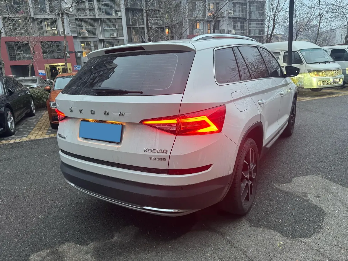 2020 Skoda Kodiak 2.0T 186HP L4 7DCT,autocango,china used car exporter,china ev exporter,chinese used car exporter,chinese used ev exporter