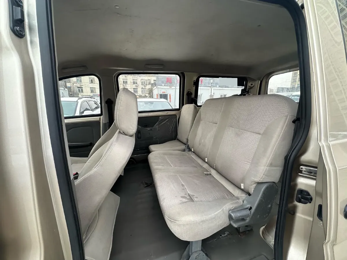 2019 WuLing RongGuang V 1.5L 99HP L4 6MT,autocango,china used car exporter,china ev exporter,chinese used car exporter,chinese used ev exporter