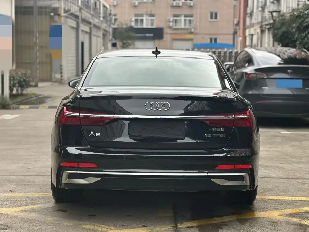 2024 Audi A6L 2.0T 245HP L4 7DCT,autocango,china used car exporter,china ev exporter,chinese used car exporter,chinese used ev exporter