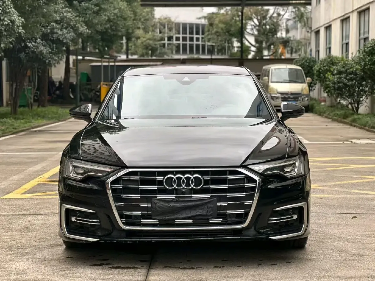 2024 Audi A6L 2.0T 245HP L4 7DCT,autocango,china used car exporter,china ev exporter,chinese used car exporter,chinese used ev exporter