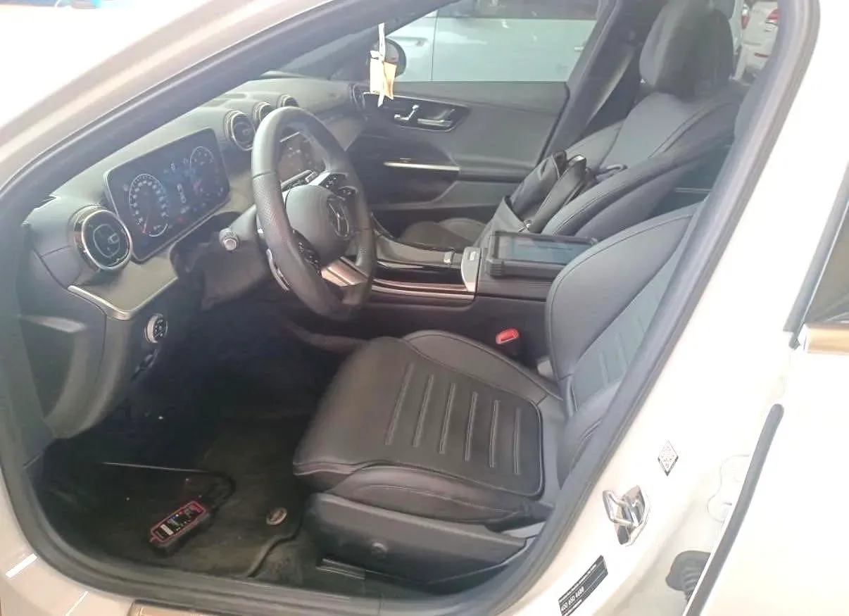 2025 Mercedes-Benz C Class 1.5T 204HP L4 9AT,autocango,china used car exporter,china ev exporter,chinese used car exporter,chinese used ev exporter