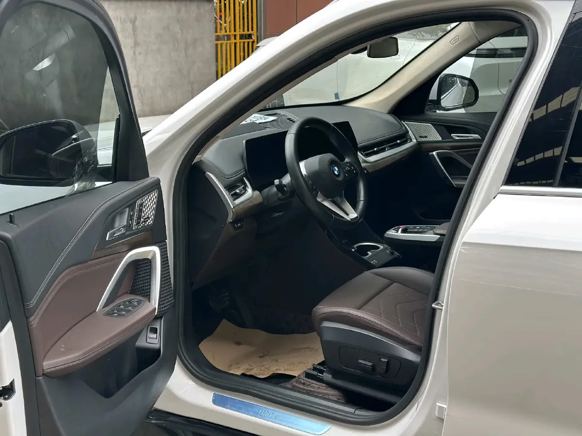 2024 BMW X1 2.0T 204HP L4 7DCT,autocango,china used car exporter,china ev exporter,chinese used car exporter,chinese used ev exporter