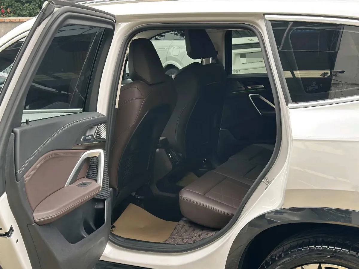 2024 BMW X1 2.0T 204HP L4 7DCT,autocango,china used car exporter,china ev exporter,chinese used car exporter,chinese used ev exporter