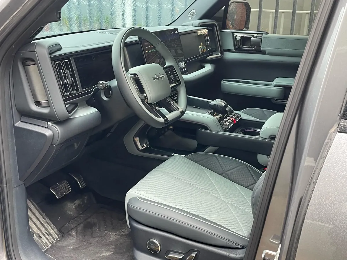 2023 FangChengBao Bao 5 1.5T 194HP L4 E-CVT PHEV 31.8KWH,autocango,china used car exporter,china ev exporter,chinese used car exporter,chinese used ev exporter