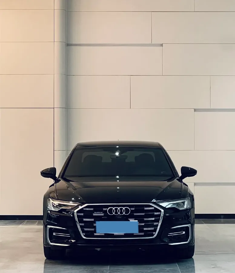 2023 Audi A6L 2.0T 245HP L4 7DCT,autocango,china used car exporter,china ev exporter,chinese used car exporter,chinese used ev exporter