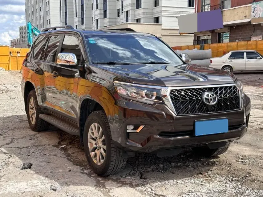 2018 Land Rover Discovery Sport 2.0T 241HP L4 9AT,autocango,china used car exporter,china ev exporter,chinese used car exporter,chinese used ev exporter