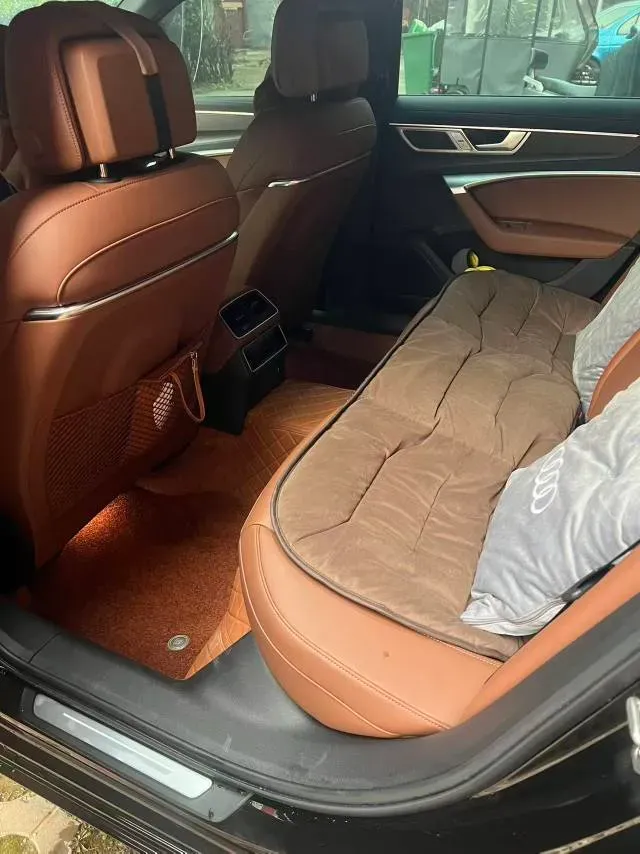 2025 Audi A6L 2.0T 245HP L4 7DCT,autocango,china used car exporter,china ev exporter,chinese used car exporter,chinese used ev exporter