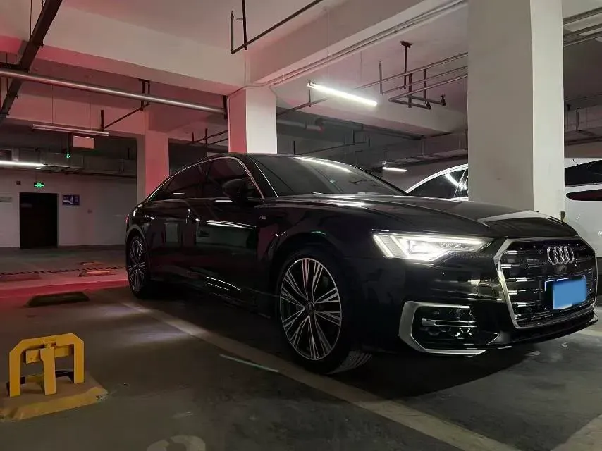 2025 Audi A6L 2.0T 245HP L4 7DCT,autocango,china used car exporter,china ev exporter,chinese used car exporter,chinese used ev exporter