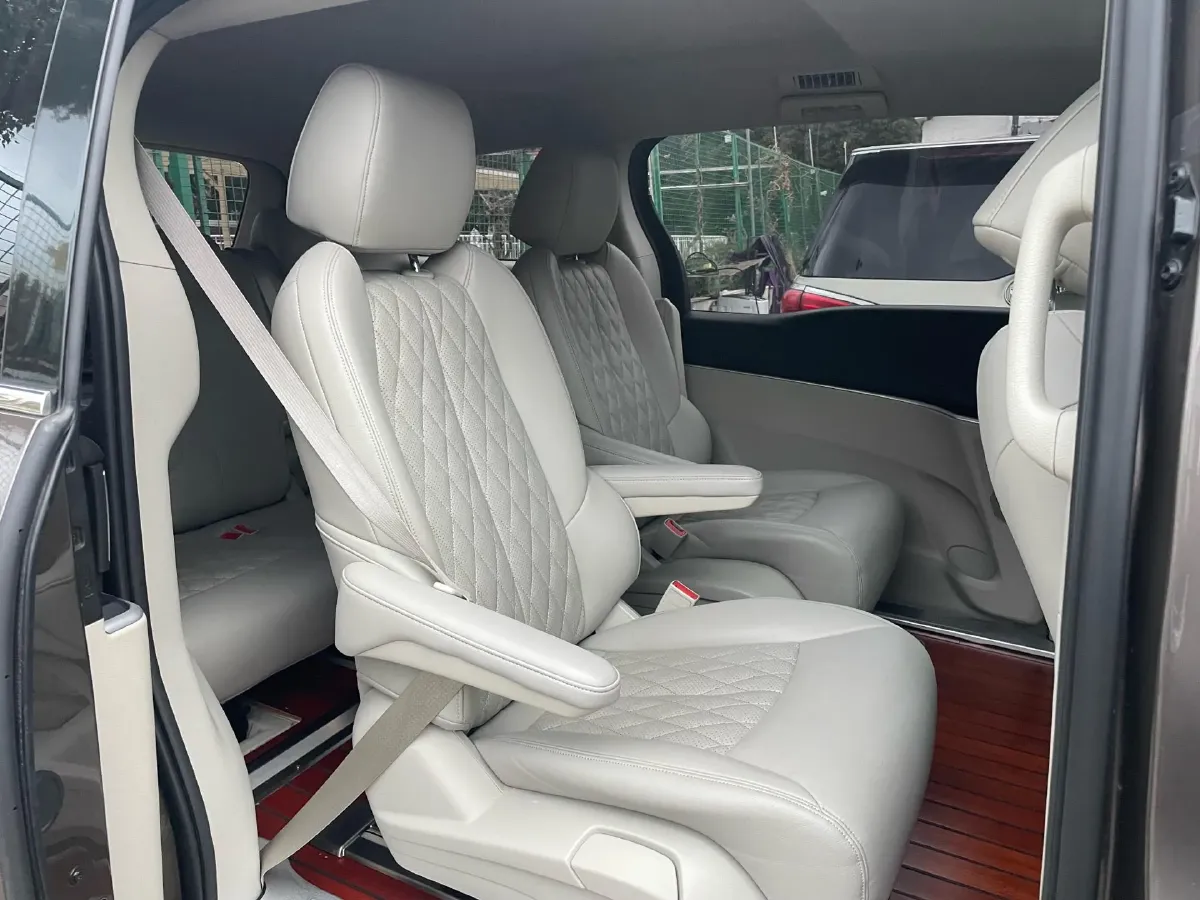 2022 Buick GL8 2.0T 237HP L4 9AT,autocango,china used car exporter,china ev exporter,chinese used car exporter,chinese used ev exporter