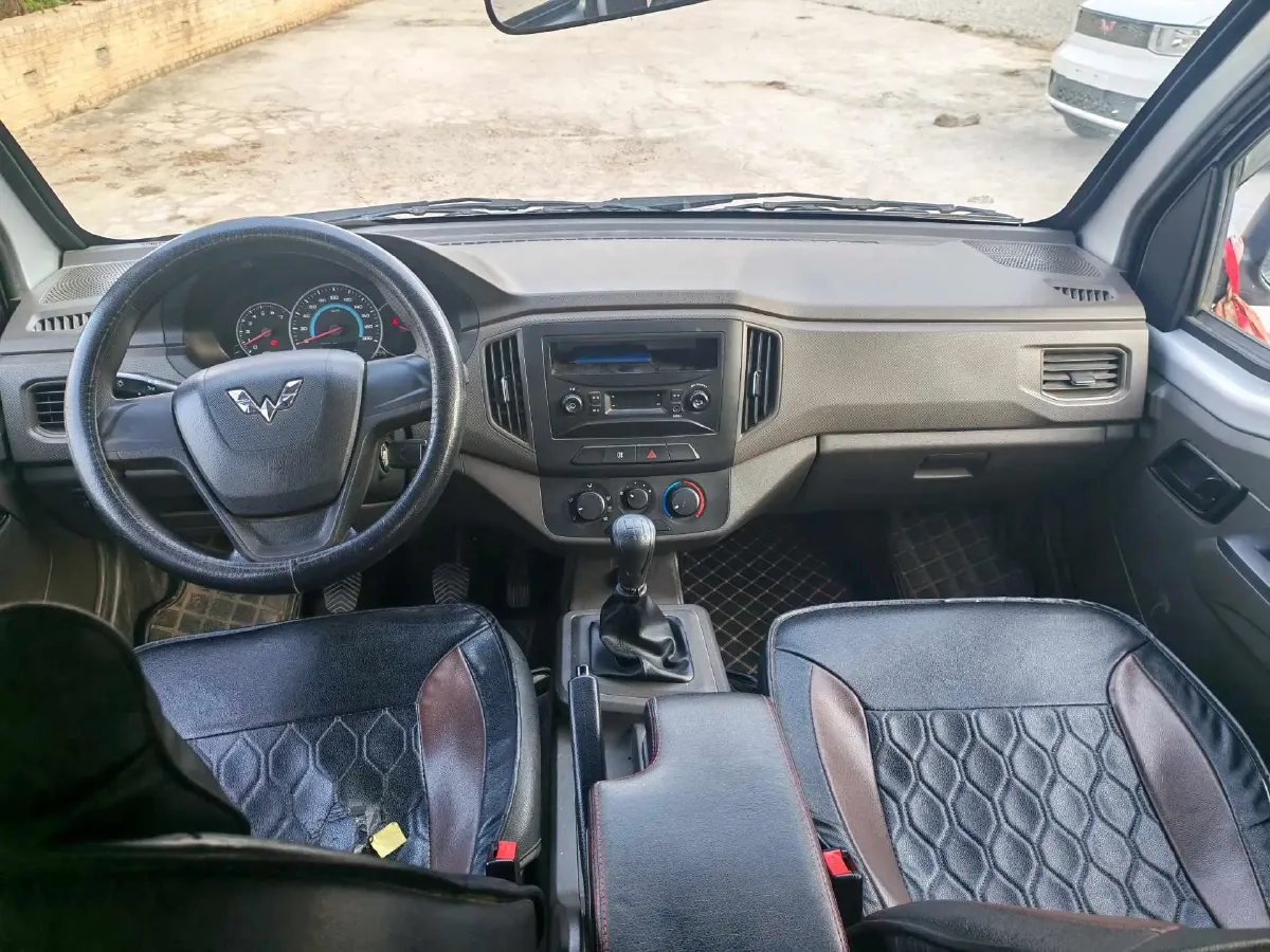 2019 WuLing RongGuang New Truck 1.5L 107HP L4 5MT,autocango,china used car exporter,china ev exporter,chinese used car exporter,chinese used ev exporter