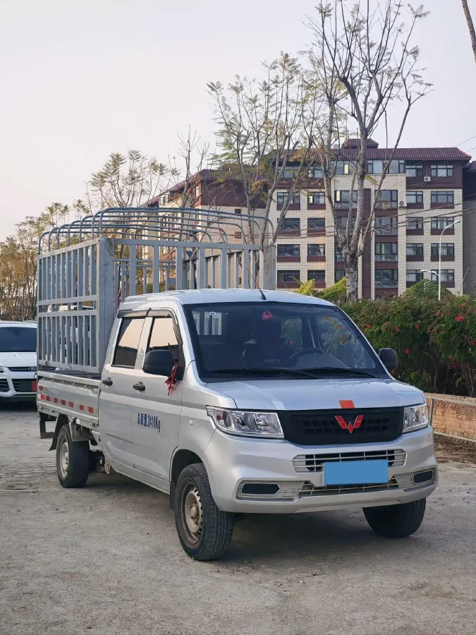 2019 WuLing RongGuang New Truck 1.5L 107HP L4 5MT,autocango,china used car exporter,china ev exporter,chinese used car exporter,chinese used ev exporter