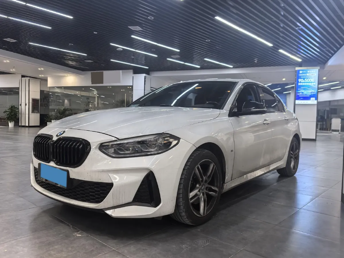 2021 BMW 1 Series 1.5T 140HP L3 7DCT,autocango,china used car exporter,china ev exporter,chinese used car exporter,chinese used ev exporter