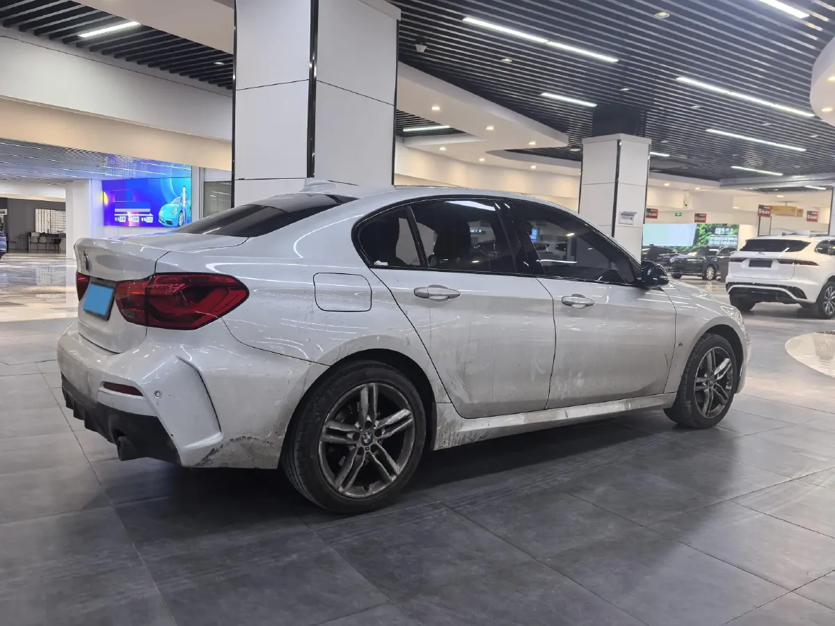 2021 BMW 1 Series 1.5T 140HP L3 7DCT,autocango,china used car exporter,china ev exporter,chinese used car exporter,chinese used ev exporter