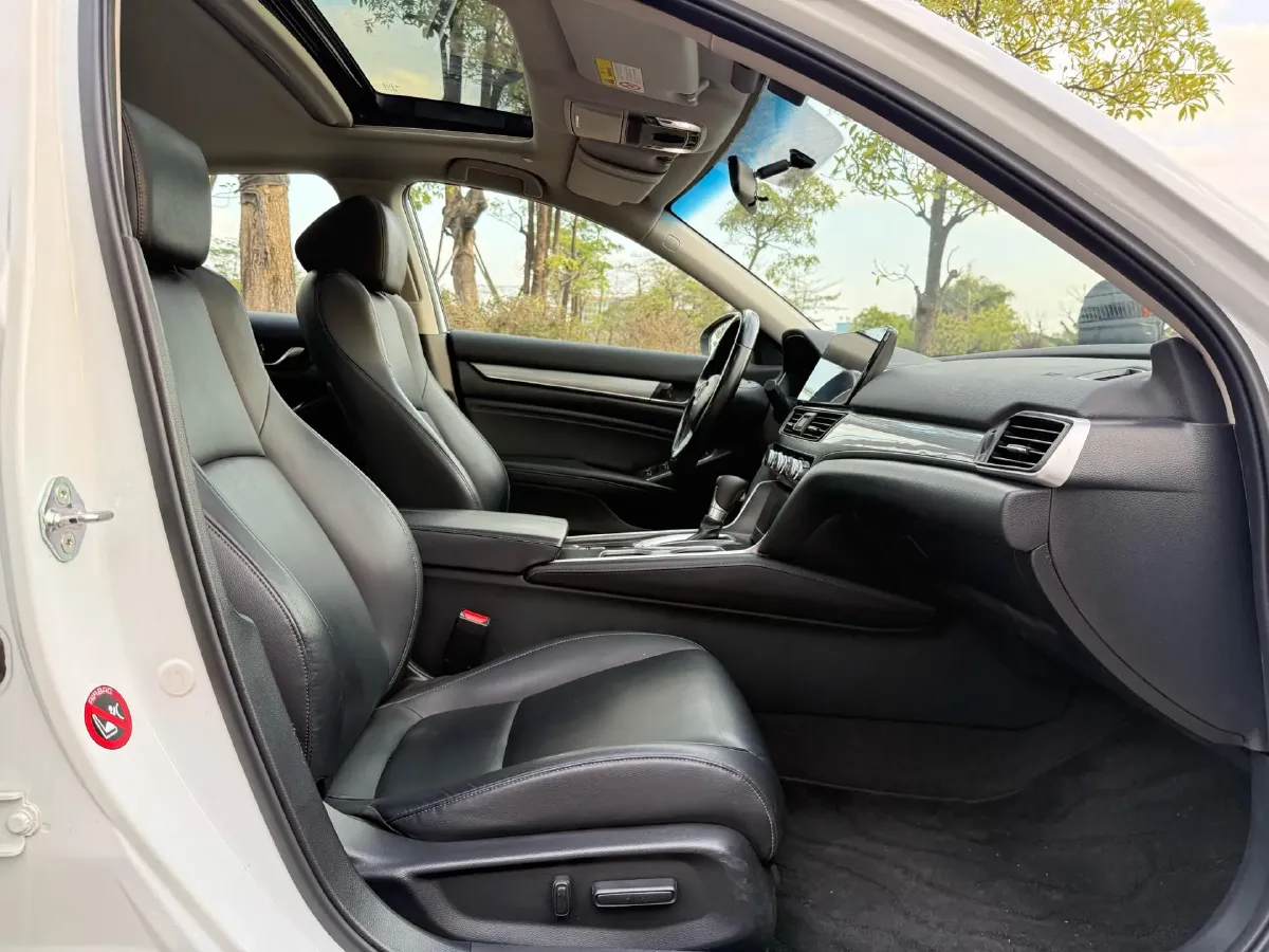 2022 Honda Accord 1.5T 194HP L4 CVT,autocango,china used car exporter,china ev exporter,chinese used car exporter,chinese used ev exporter