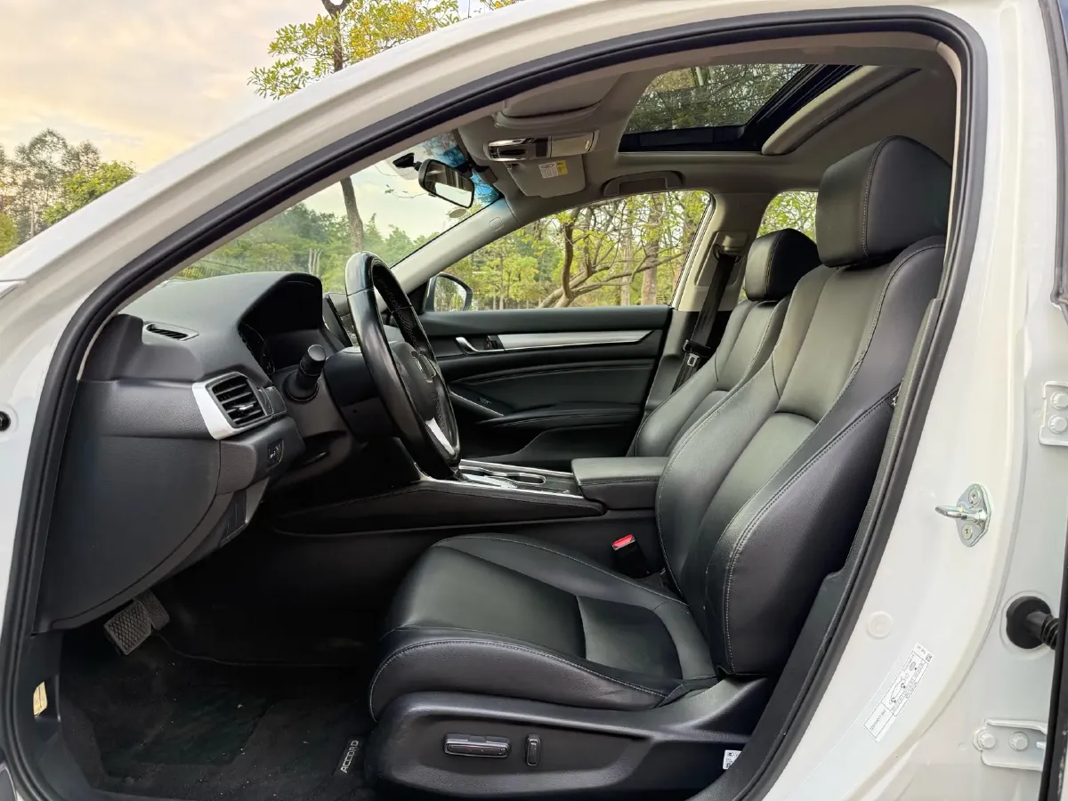 2022 Honda Accord 1.5T 194HP L4 CVT,autocango,china used car exporter,china ev exporter,chinese used car exporter,chinese used ev exporter