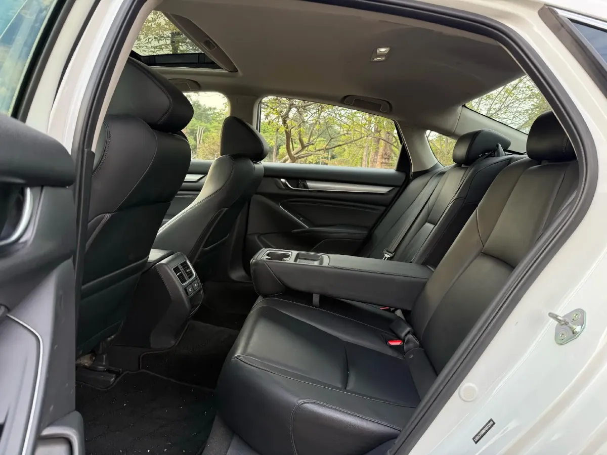 2022 Honda Accord 1.5T 194HP L4 CVT,autocango,china used car exporter,china ev exporter,chinese used car exporter,chinese used ev exporter