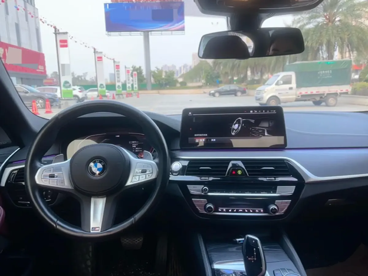 2023 BMW 5 Series 2.0T 245HP L4 8AT,autocango,china used car exporter,china ev exporter,chinese used car exporter,chinese used ev exporter