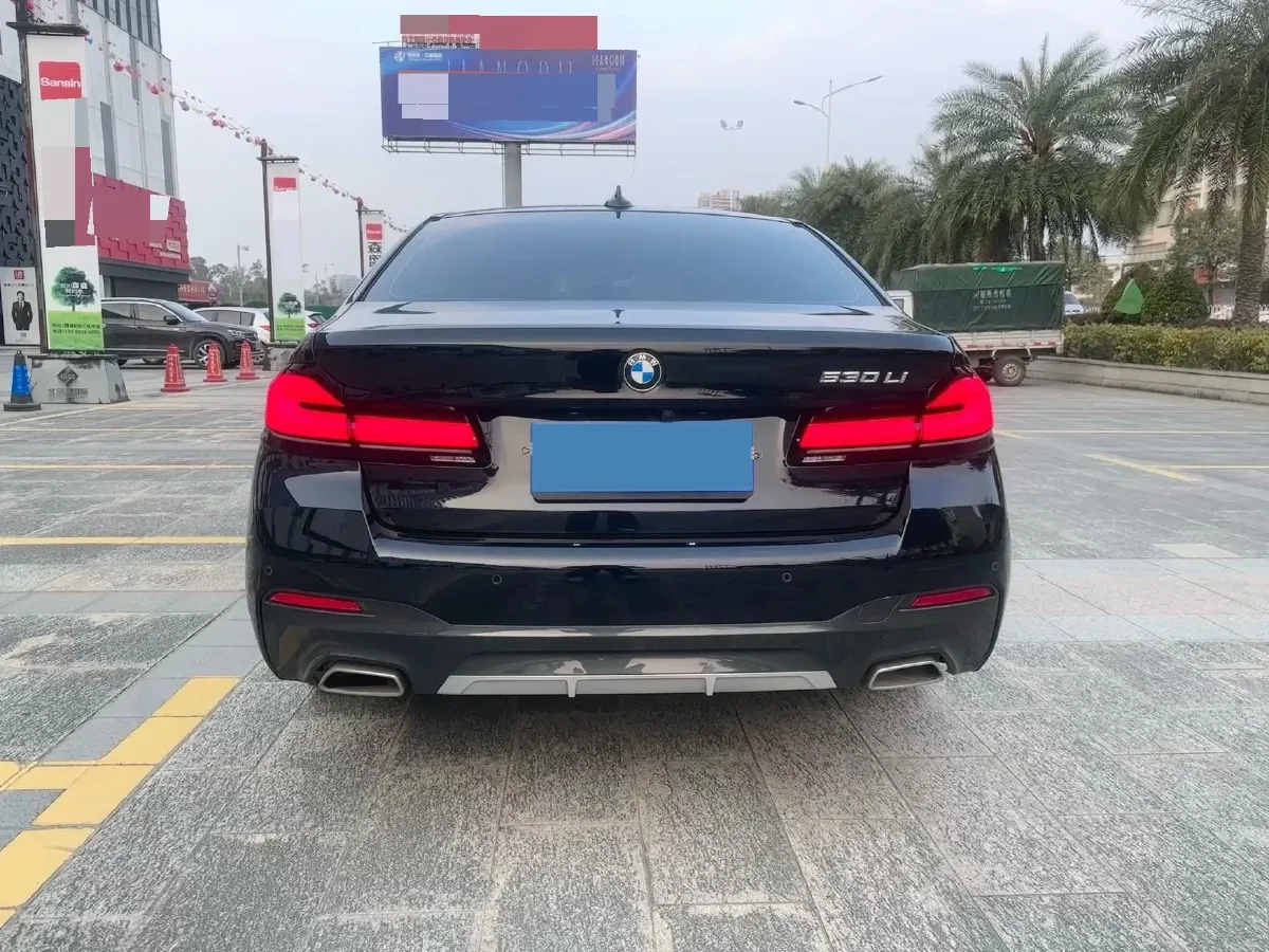 2023 BMW 5 Series 2.0T 245HP L4 8AT,autocango,china used car exporter,china ev exporter,chinese used car exporter,chinese used ev exporter