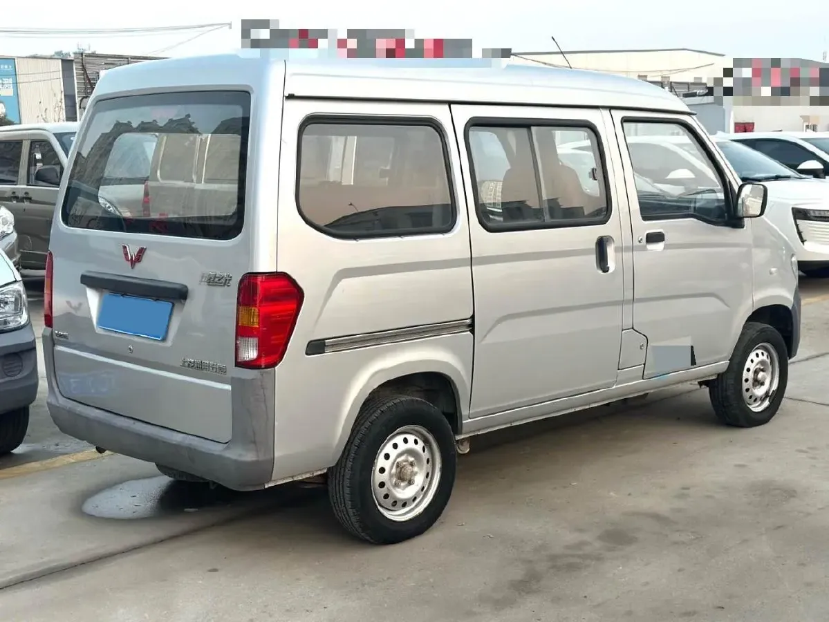 2020 WuLing ZhiGuang 1.2L 76HP L4 5MT,autocango,china used car exporter,china ev exporter,chinese used car exporter,chinese used ev exporter
