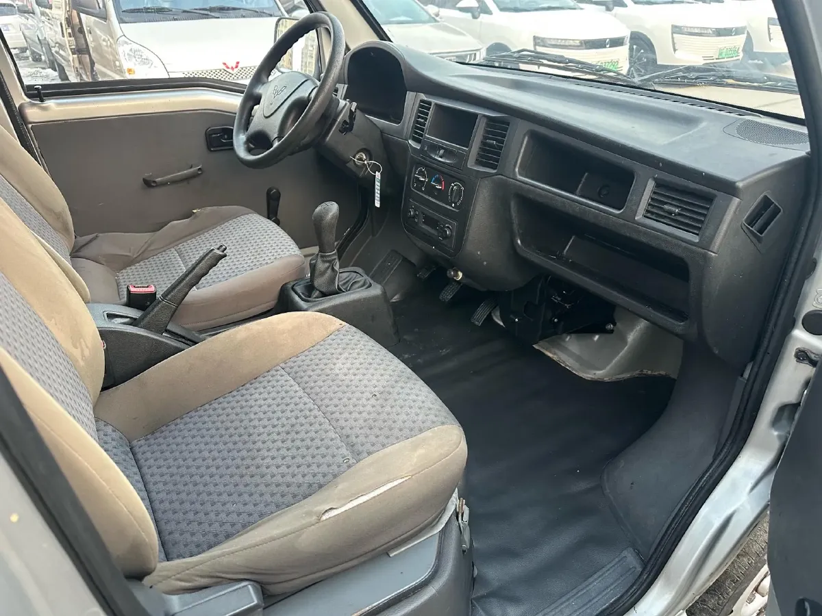 2020 WuLing ZhiGuang 1.2L 76HP L4 5MT,autocango,china used car exporter,china ev exporter,chinese used car exporter,chinese used ev exporter