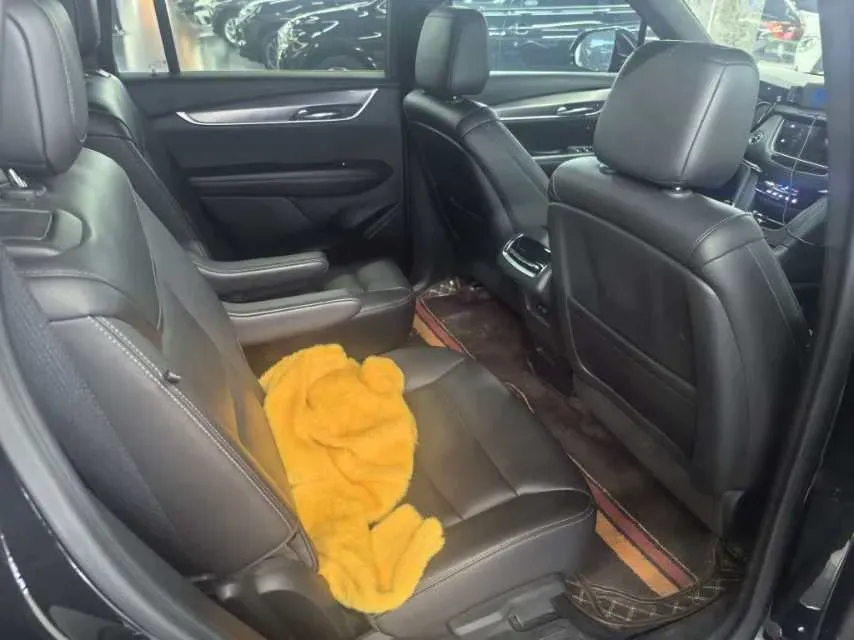 2021 Cadillac XT6 2.0T 237HP L4 9AT,autocango,china used car exporter,china ev exporter,chinese used car exporter,chinese used ev exporter