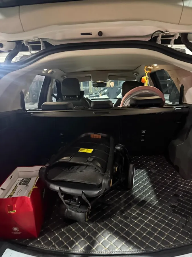 2024 Land Rover Discovery Sport 2.0T 249HP L4 9AT,autocango,china used car exporter,china ev exporter,chinese used car exporter,chinese used ev exporter