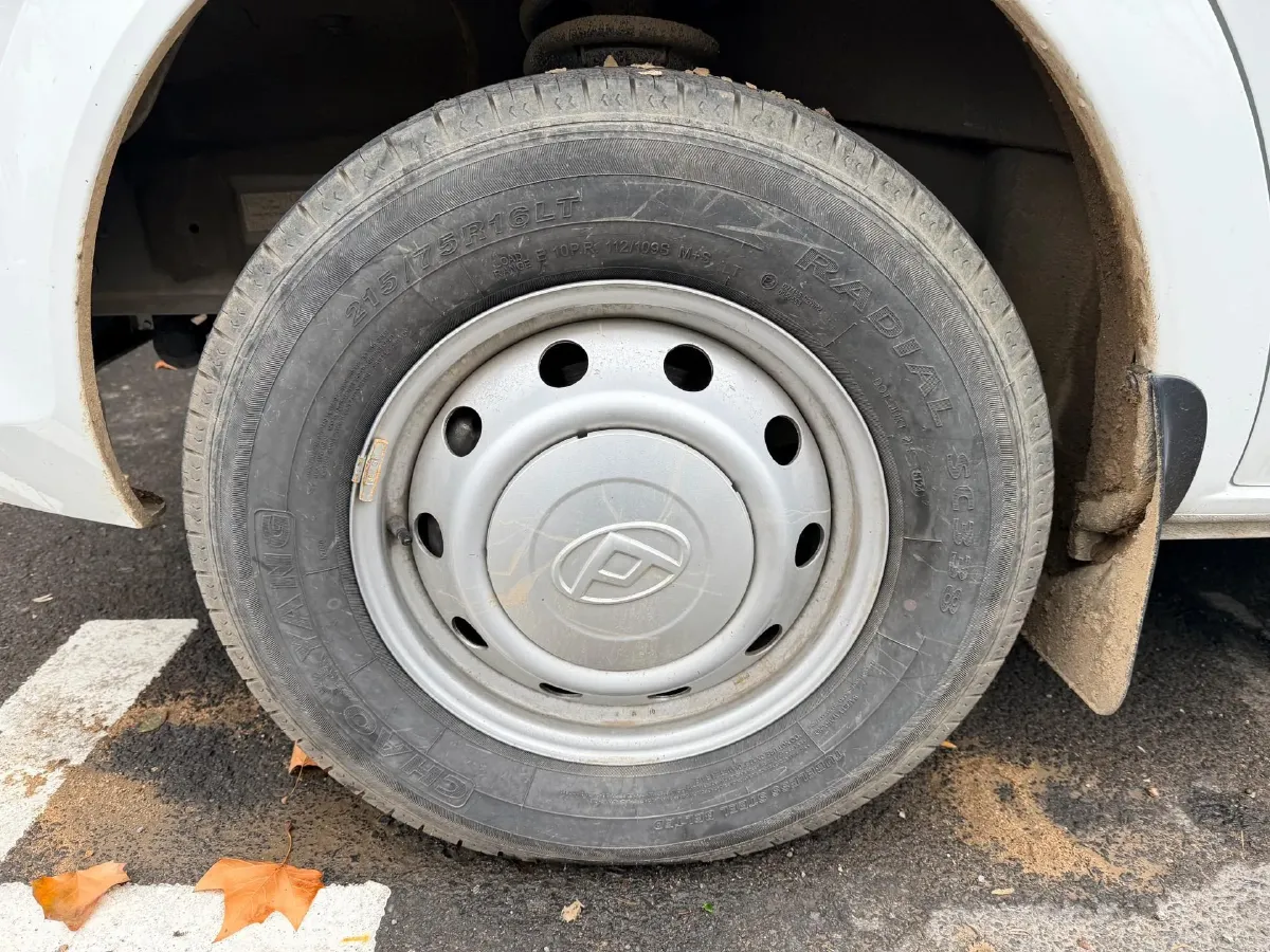 2024 MAXUS XinTu V80 2.0T 126HP L4 6MT,autocango,china used car exporter,china ev exporter,chinese used car exporter,chinese used ev exporter