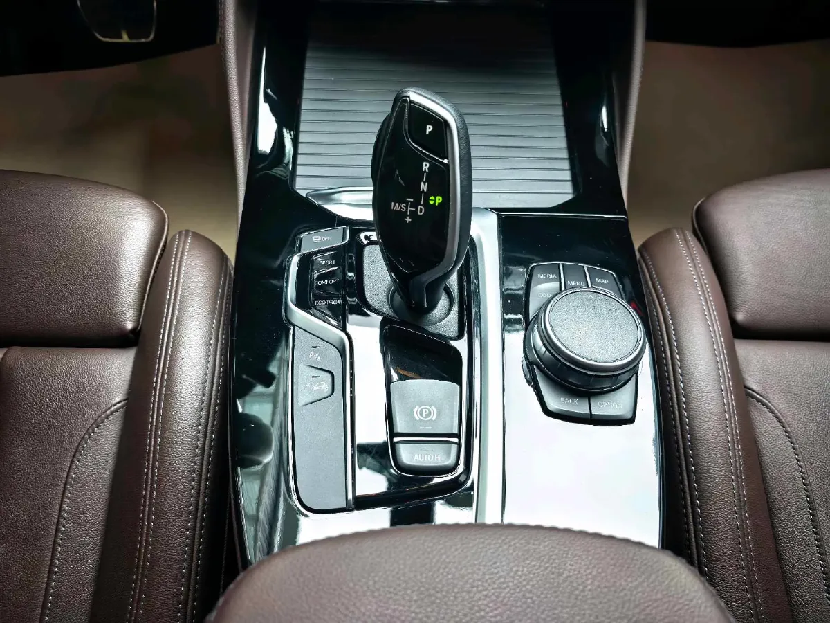 2020 BMW X4 2.0T 184HP L4 8AT,autocango,china used car exporter,china ev exporter,chinese used car exporter,chinese used ev exporter