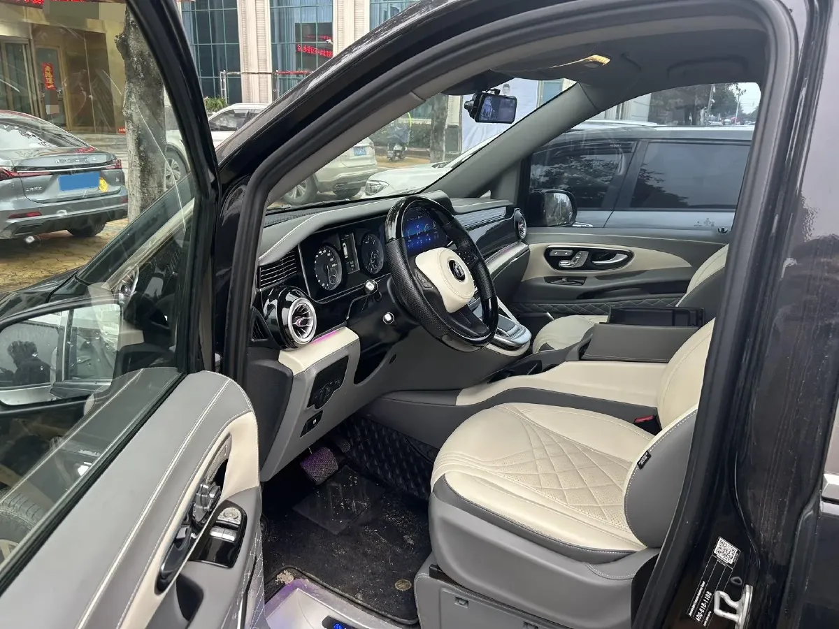 2021 Mercedes-Benz Vito 2.0T 211HP L4 9AT,autocango,china used car exporter,china ev exporter,chinese used car exporter,chinese used ev exporter