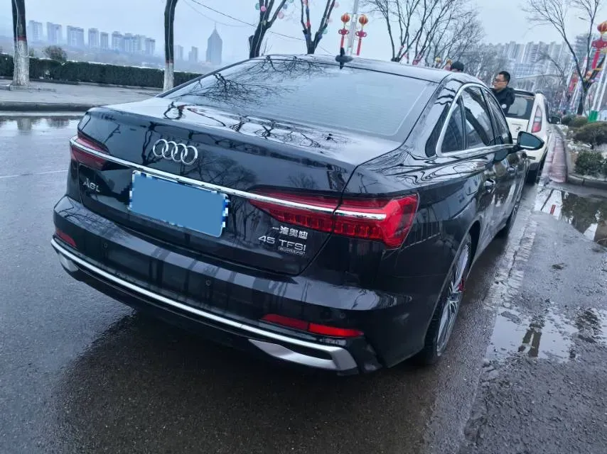 2024 Audi A6L 2.0T 245HP L4 7DCT,autocango,china used car exporter,china ev exporter,chinese used car exporter,chinese used ev exporter