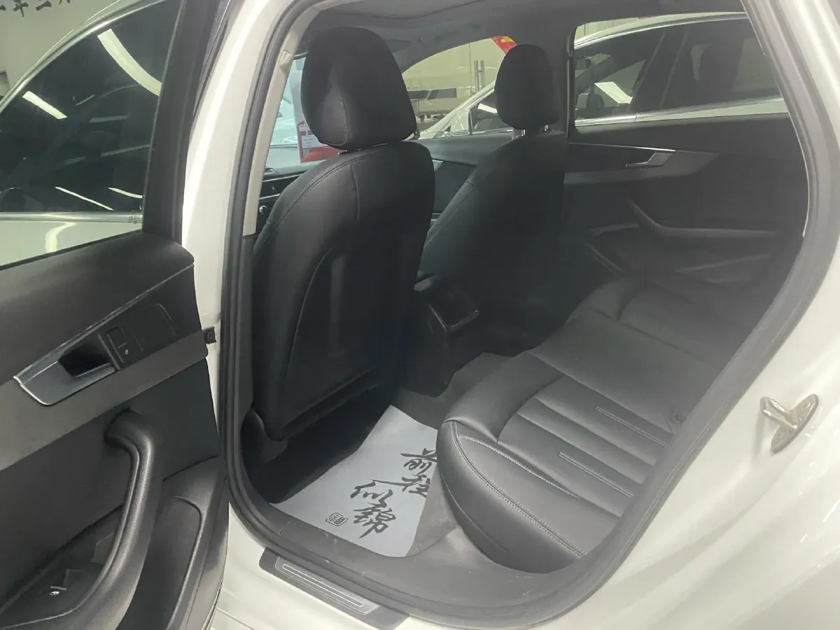 2019 Audi A4L 2.0T 190HP L4 7DCT,autocango,china used car exporter,china ev exporter,chinese used car exporter,chinese used ev exporter