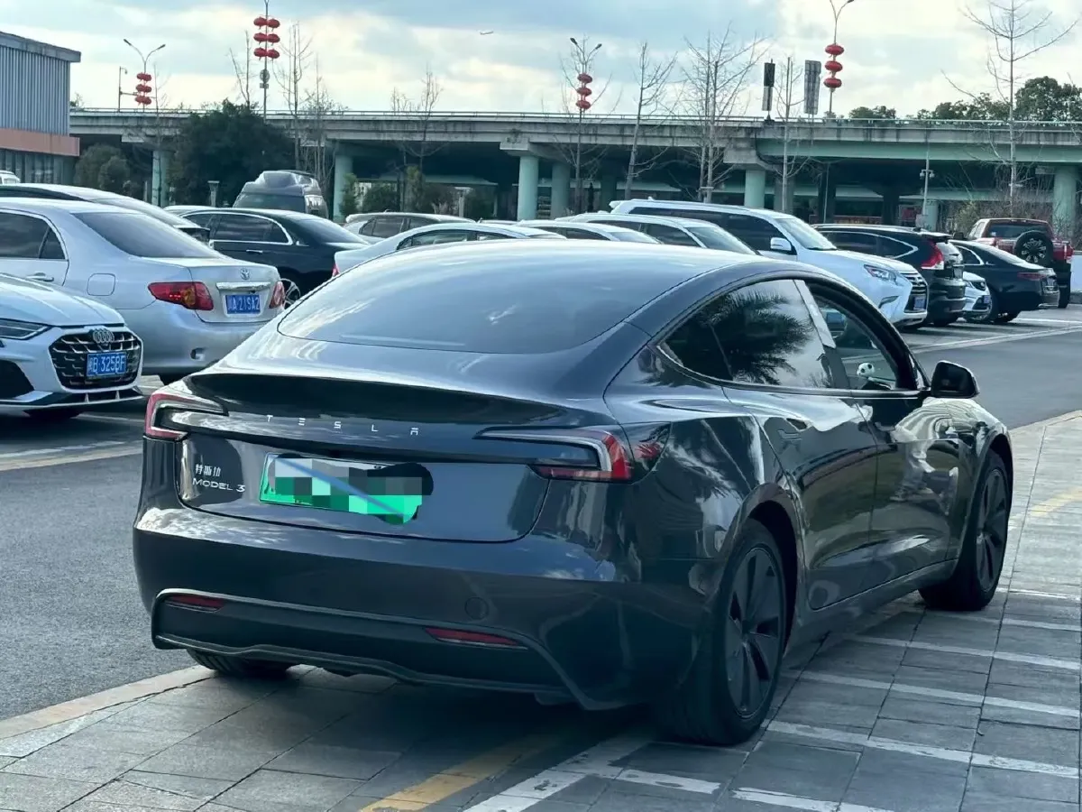 2025 Tesla Model 3 BEV 62.5KWH,autocango,china used car exporter,china ev exporter,chinese used car exporter,chinese used ev exporter