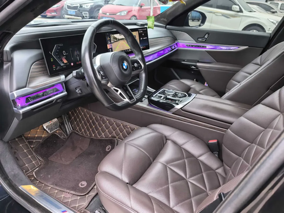 2023 BMW 7 Series 3.0T 381HP L6 8AT,autocango,china used car exporter,china ev exporter,chinese used car exporter,chinese used ev exporter