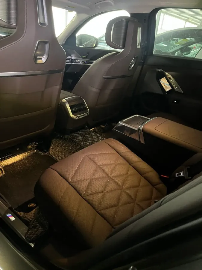 2023 BMW 7 Series 3.0T 381HP L6 8AT,autocango,china used car exporter,china ev exporter,chinese used car exporter,chinese used ev exporter