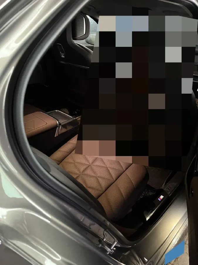 2023 BMW 7 Series 3.0T 381HP L6 8AT,autocango,china used car exporter,china ev exporter,chinese used car exporter,chinese used ev exporter