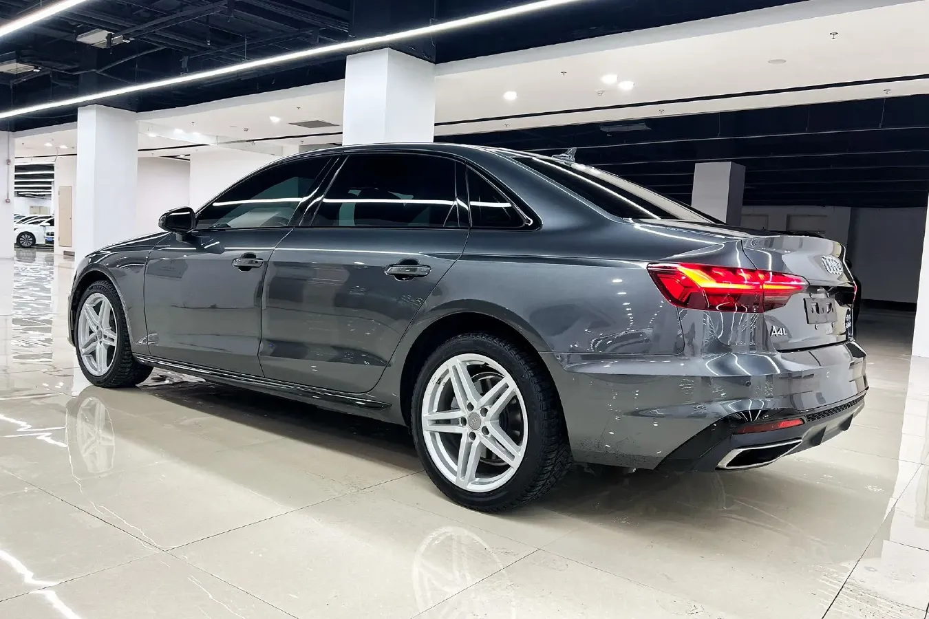 2023 Audi A4L 2.0T 190HP L4 7DCT,autocango,china used car exporter,china ev exporter,chinese used car exporter,chinese used ev exporter