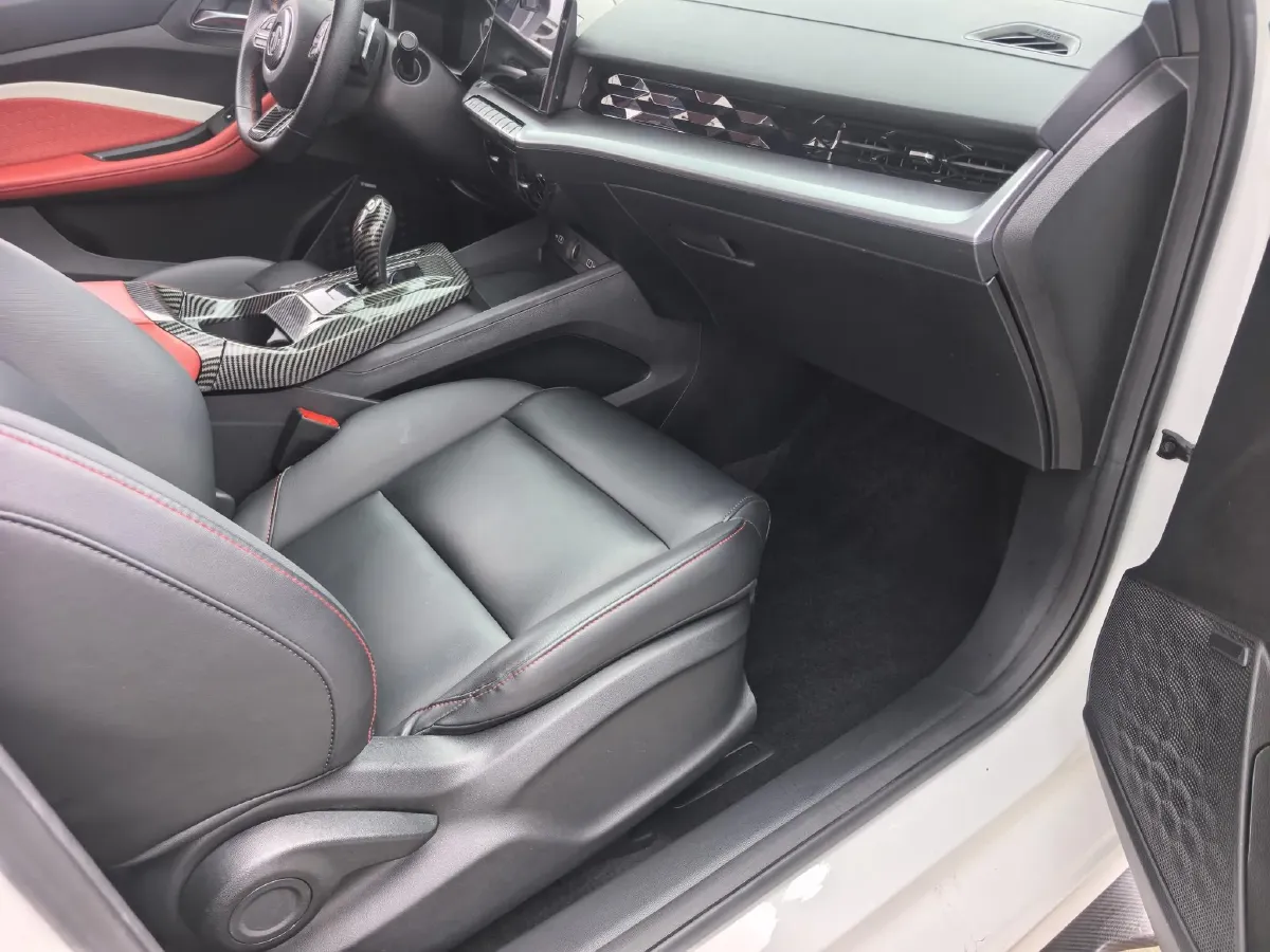 2021 MG 5 1.5T 173HP L4 7DCT,autocango,china used car exporter,china ev exporter,chinese used car exporter,chinese used ev exporter