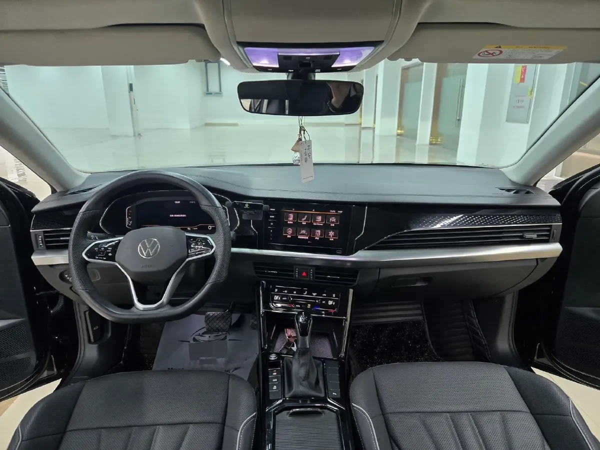 2024 Volkswagen Passat 2.0T 186HP L4 7DCT,autocango,china used car exporter,china ev exporter,chinese used car exporter,chinese used ev exporter