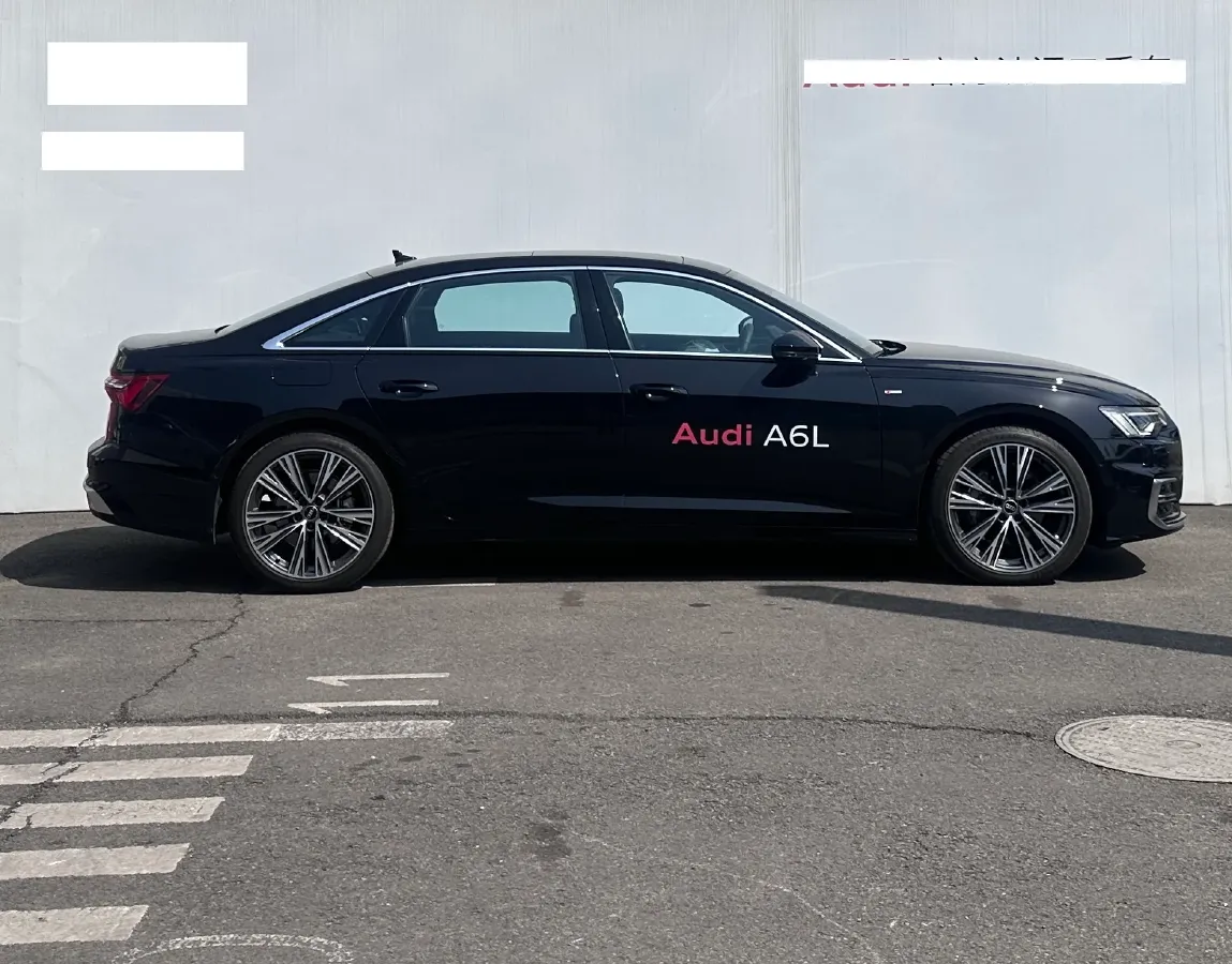 2025 Audi A6L 2.0T 245HP L4 7DCT,autocango,china used car exporter,china ev exporter,chinese used car exporter,chinese used ev exporter
