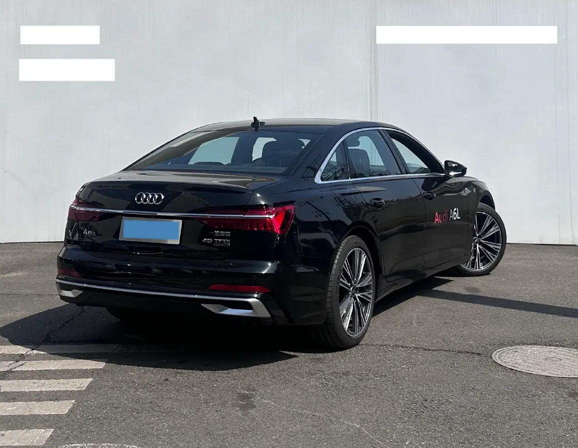 2025 Audi A6L 2.0T 245HP L4 7DCT,autocango,china used car exporter,china ev exporter,chinese used car exporter,chinese used ev exporter