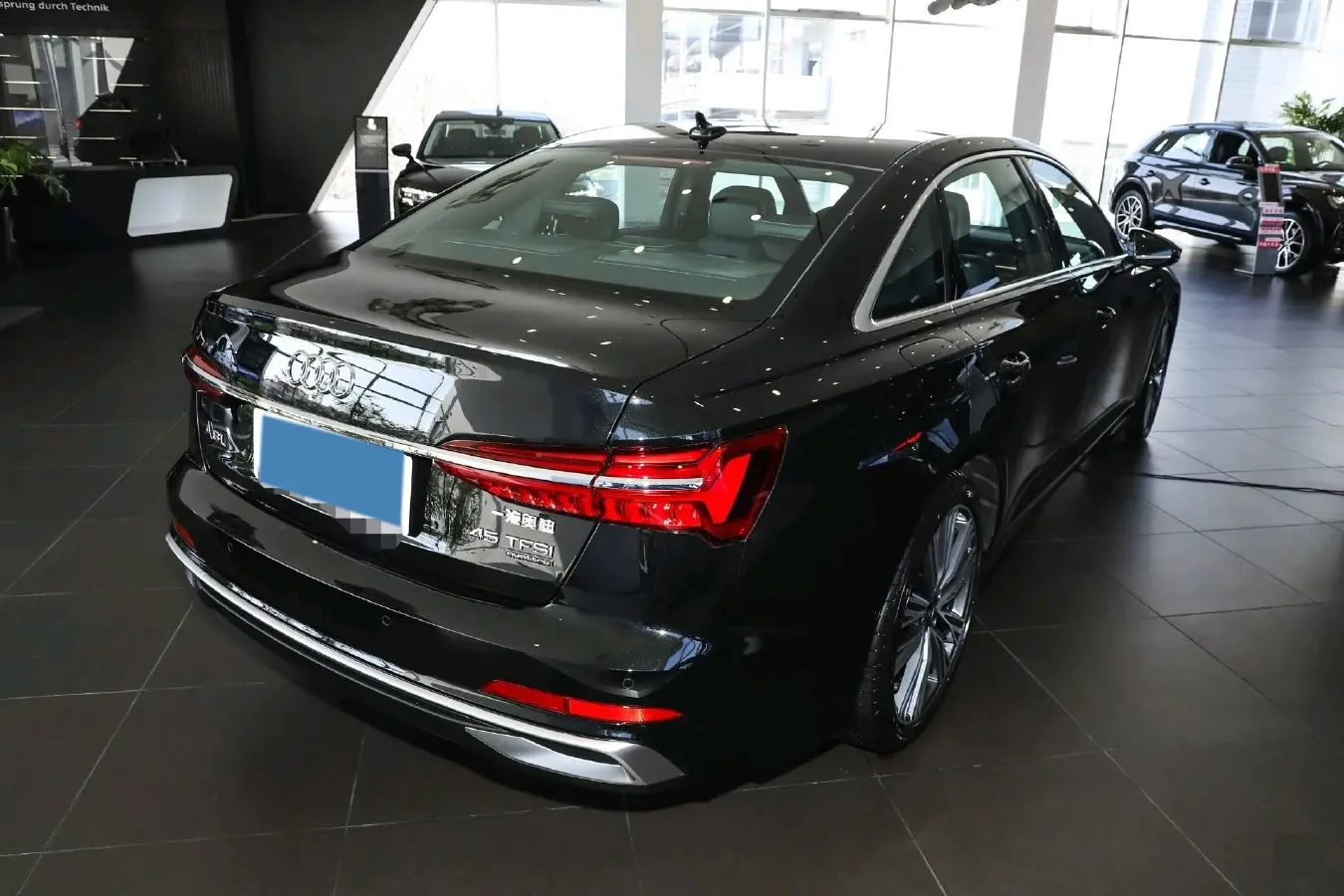 2025 Audi A6L 2.0T 245HP L4 7DCT,autocango,china used car exporter,china ev exporter,chinese used car exporter,chinese used ev exporter