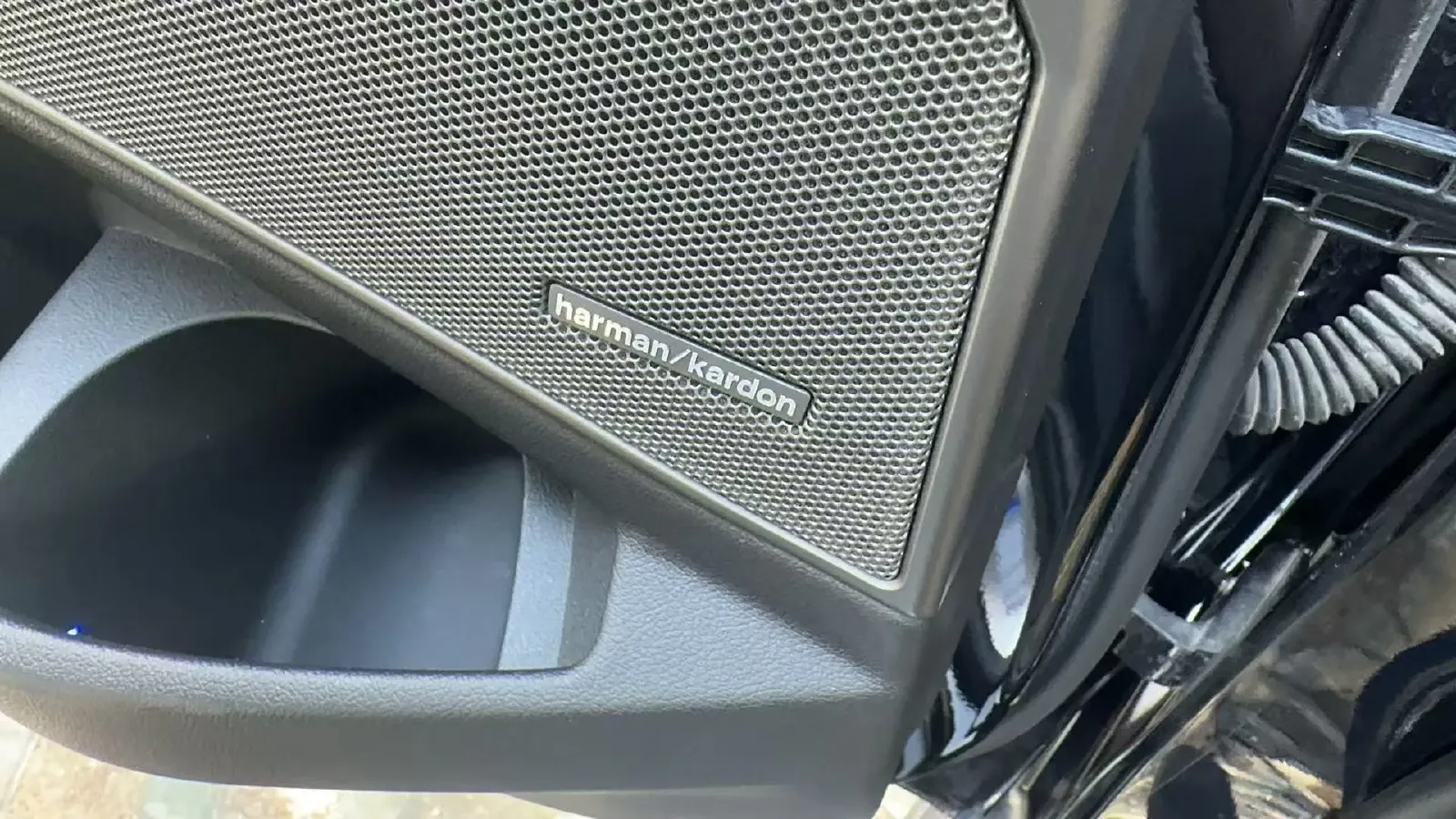 2021 BMW 3 Series 2.0T 184HP L4 8AT,autocango,china used car exporter,china ev exporter,chinese used car exporter,chinese used ev exporter